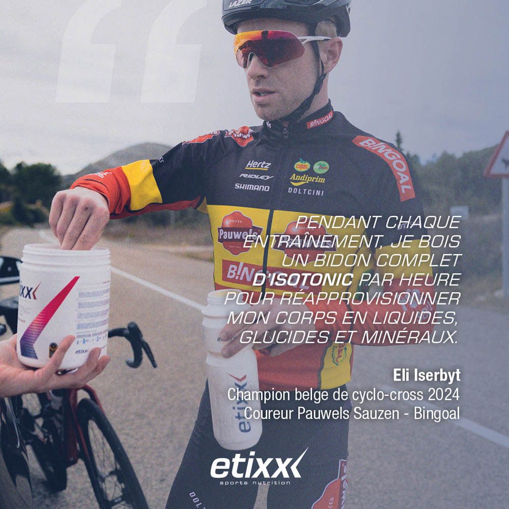 Cycliste avec produit Etixx et bouteille. Texte sur l'hydratation.