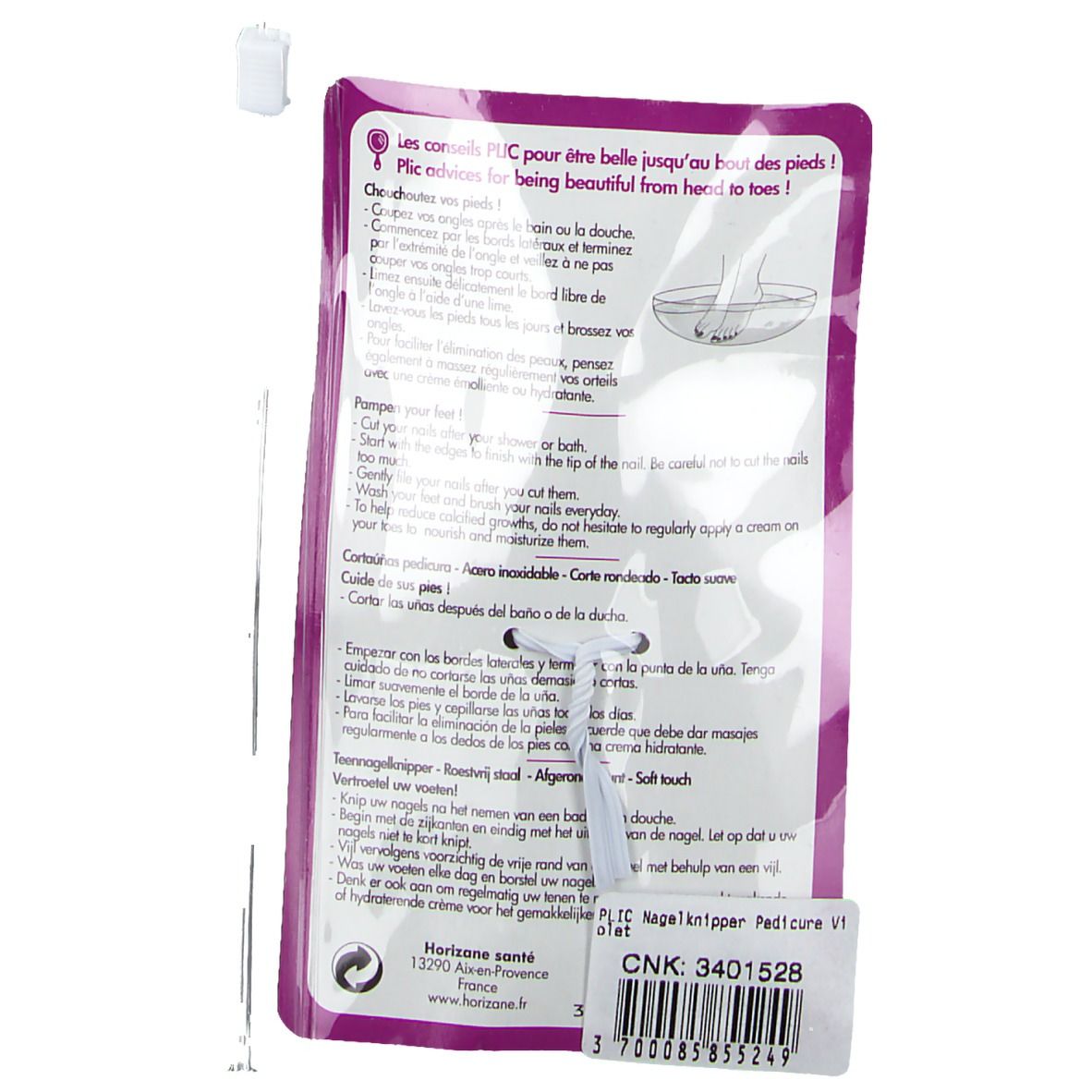 Achterkant verpakking. Teksten in Duits, Frans, Italiaans en Nederlands. Productnaam: Plic Nagelknipser. Merk: Ilic. CNK: 3401528.