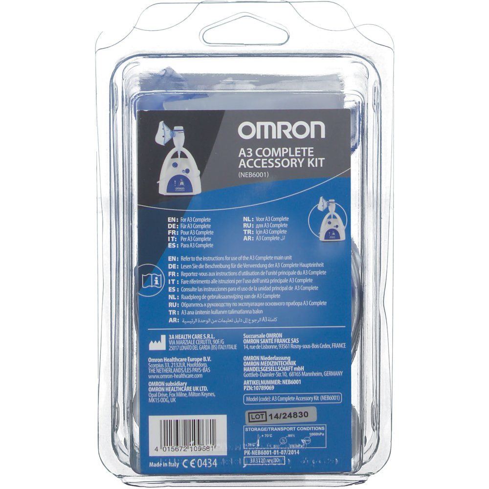 Rückseite der Verpackung. OMRON A3 Complete Accessory Kit. Text in mehreren Sprachen. Transparente Kunststoffverpackung.