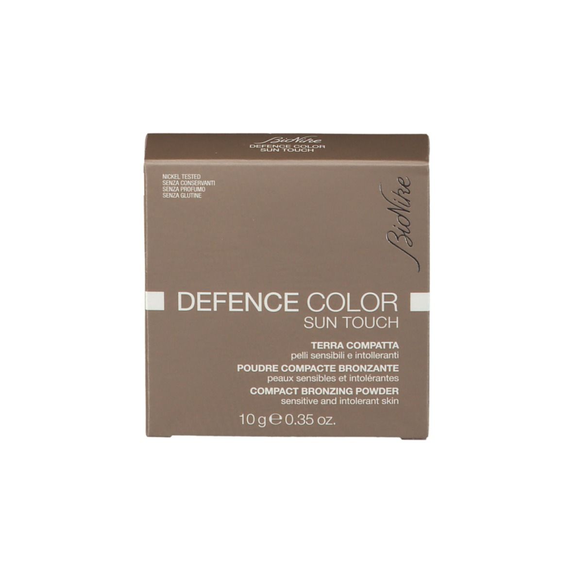 Verpakking compacte bronzer. 'BioNike DEFENCE COLOR Sun touch'. Tekst en logo op bruine achtergrond.