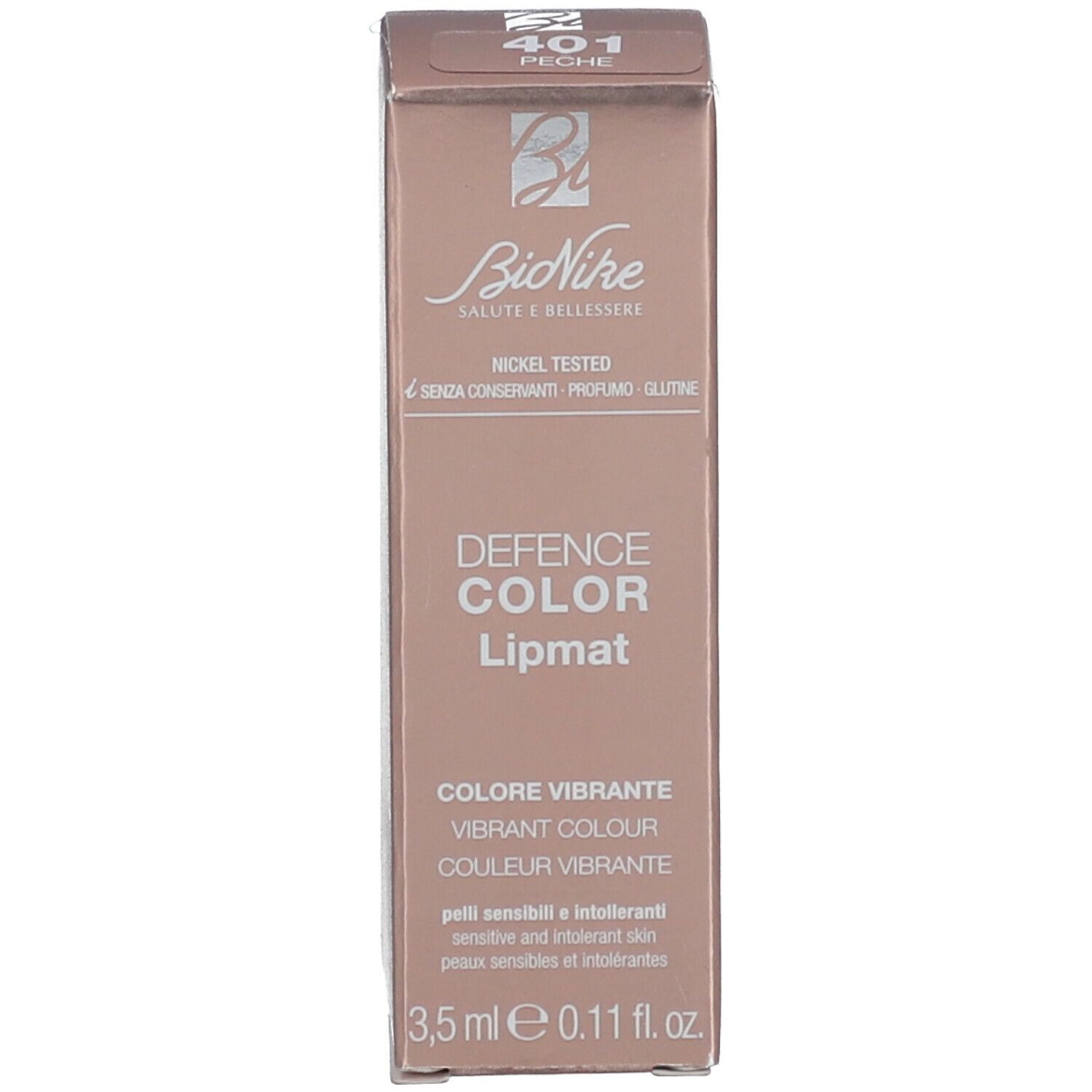 Verpakking met productinformatie. Productnaam, merk en informatie zichtbaar. De lipstick staat niet op de foto.