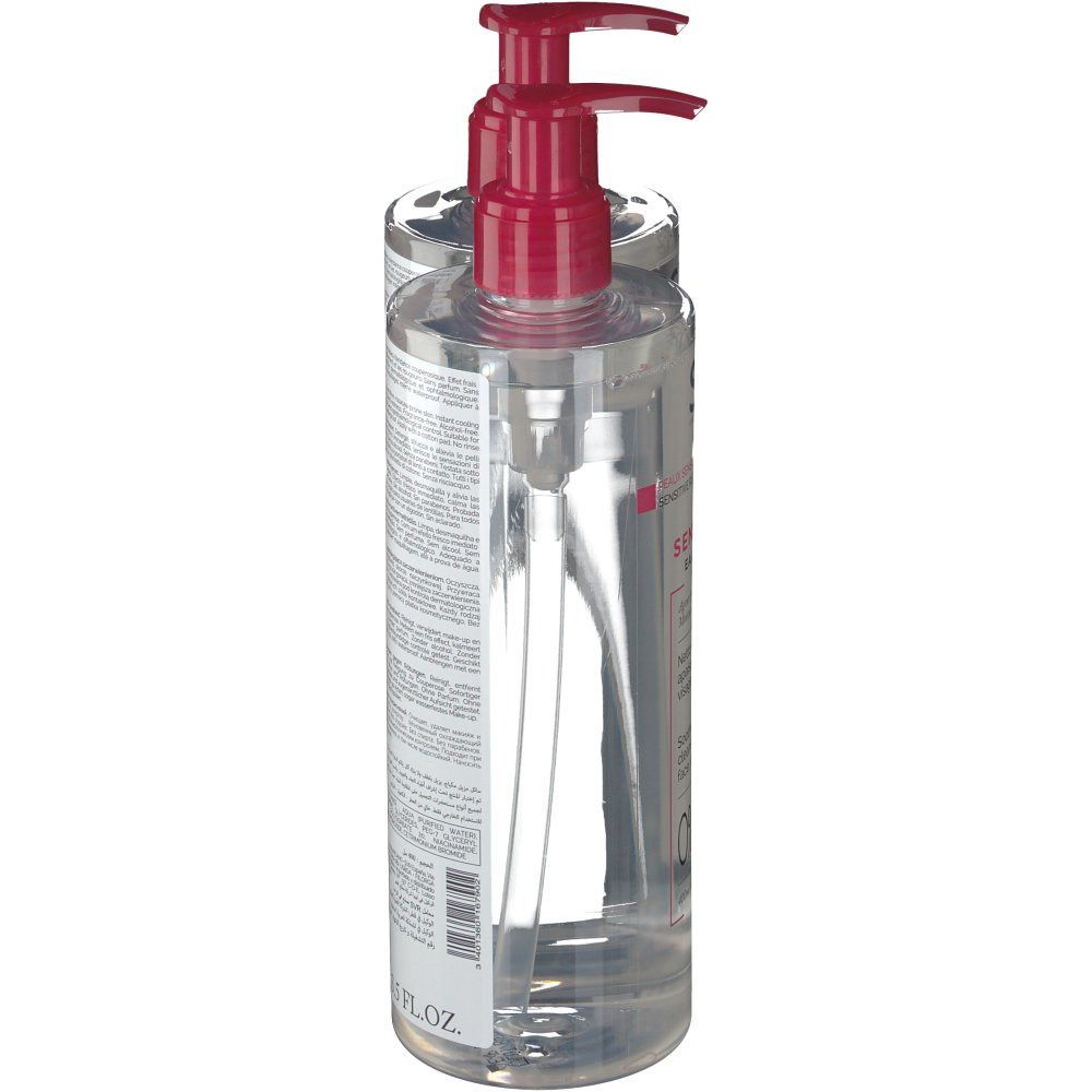 Flacon transparent avec pompe rouge. Inscription: SVR, Sensifine AR Eau Micellaire. 0%.