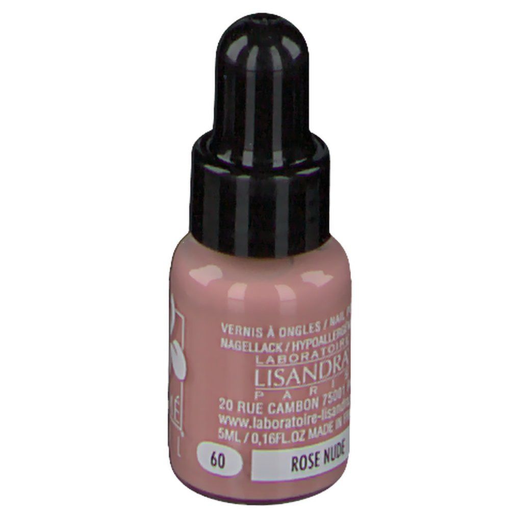 Flacon de vernis à ongles rose nude. Bouchon noir avec compte-gouttes. Marque Lisandra Paris. Inscription: Rose Nude.