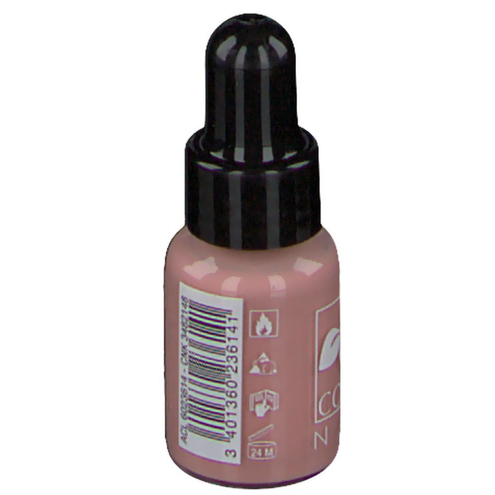 Flacon de vernis à ongles rose nude. Bouchon noir avec compte-gouttes. Marque Cosmé Nail. Avec symboles et code-barres.