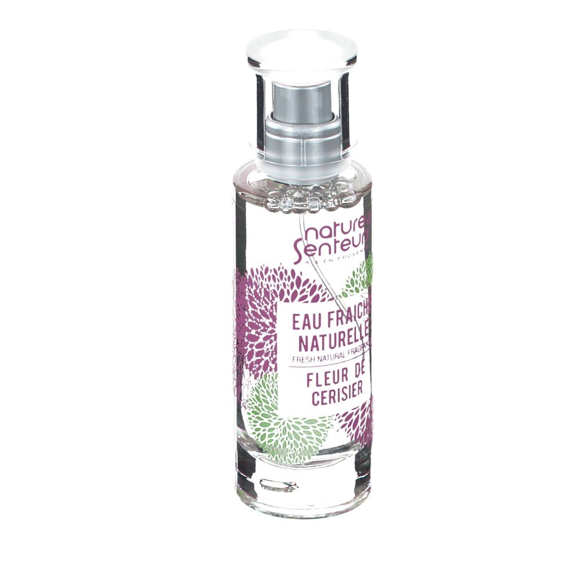 Flacon en verre transparent avec vaporisateur. Inscription: nature & senteurs, Eau Fraiche Naturelle, Fleur de Cerisier.