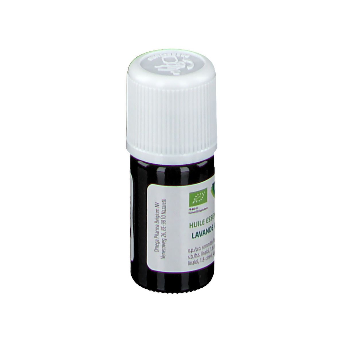 Bruine glazen fles met witte dop. Etiket met productnaam en bio-keurmerk. Lavendelolie.