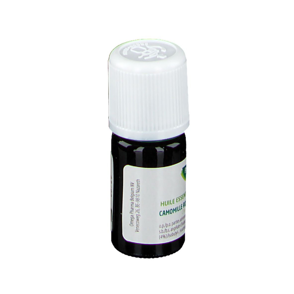 Kleine bruine glazen fles met witte dop. Etiket met tekst. Productnaam: Phytosun Aroms. Adres fabrikant.