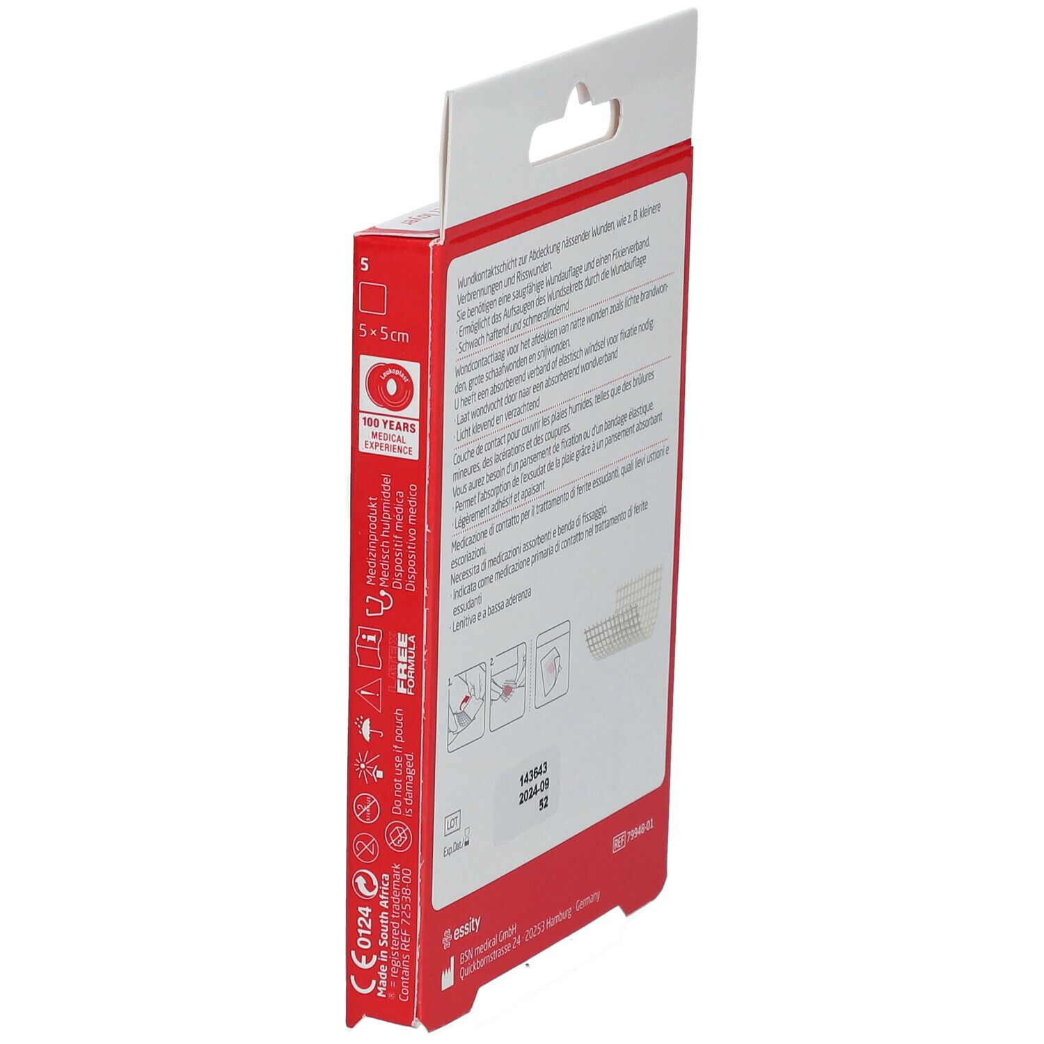 Rote Verpackung, Seitenansicht. Text und Logos. Enthält 5 sterile, 5x5cm große Paraffin-Wundauflagen.