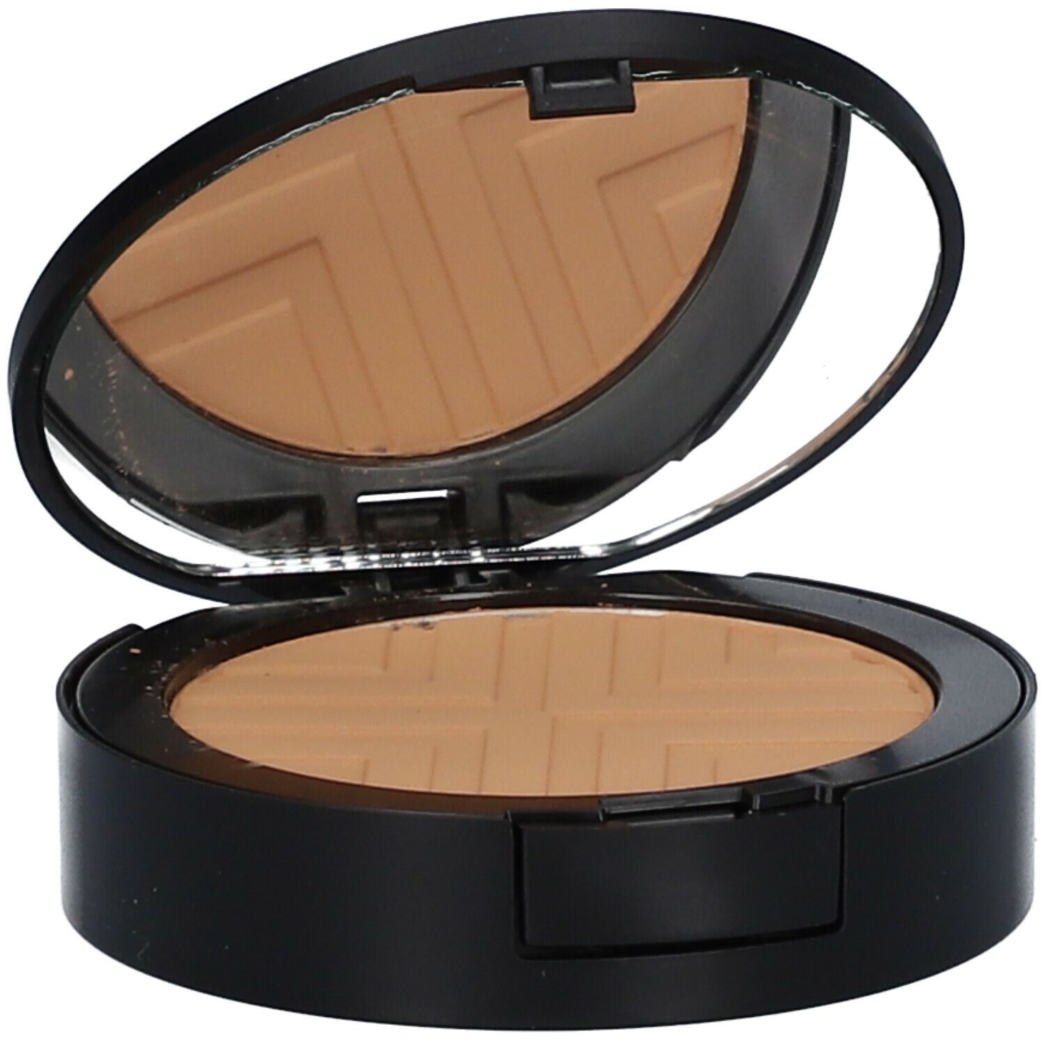 Poudre compacte avec miroir. Boîtier noir, ouvert. Poudre bronzée avec motif. Le miroir reflète la poudre.