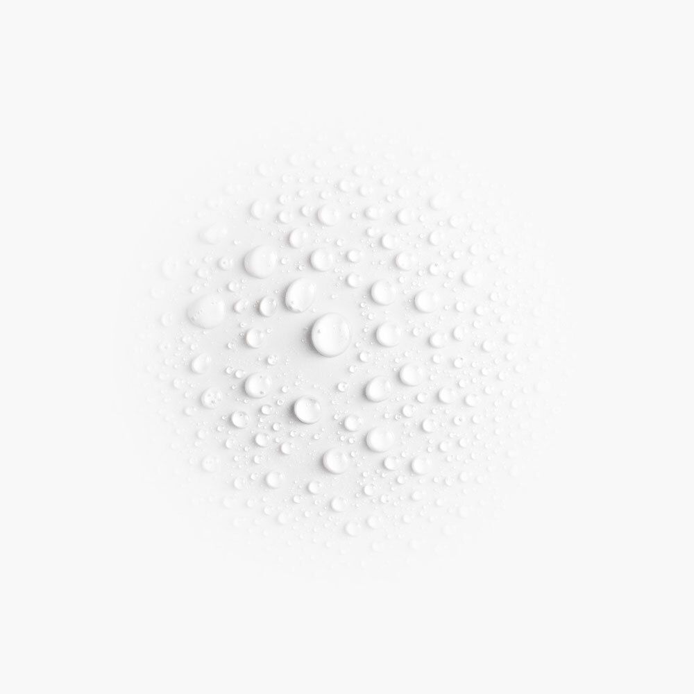 Klarer Hintergrund mit Wassertropfen.