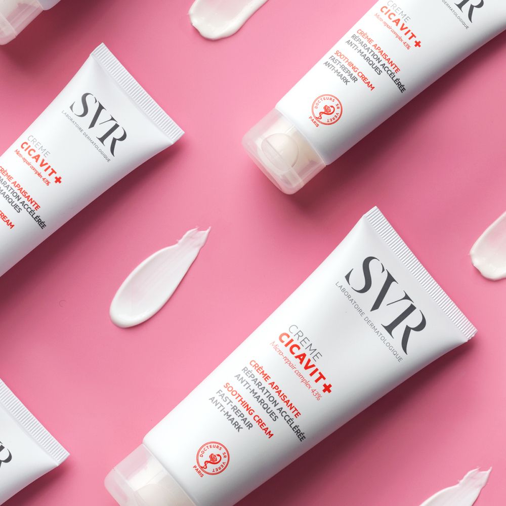 Tube blanc avec texte rouge. Logo SVR, CICAVIT+ Crème, texte en français. 40ml, Fabriqué en France.
