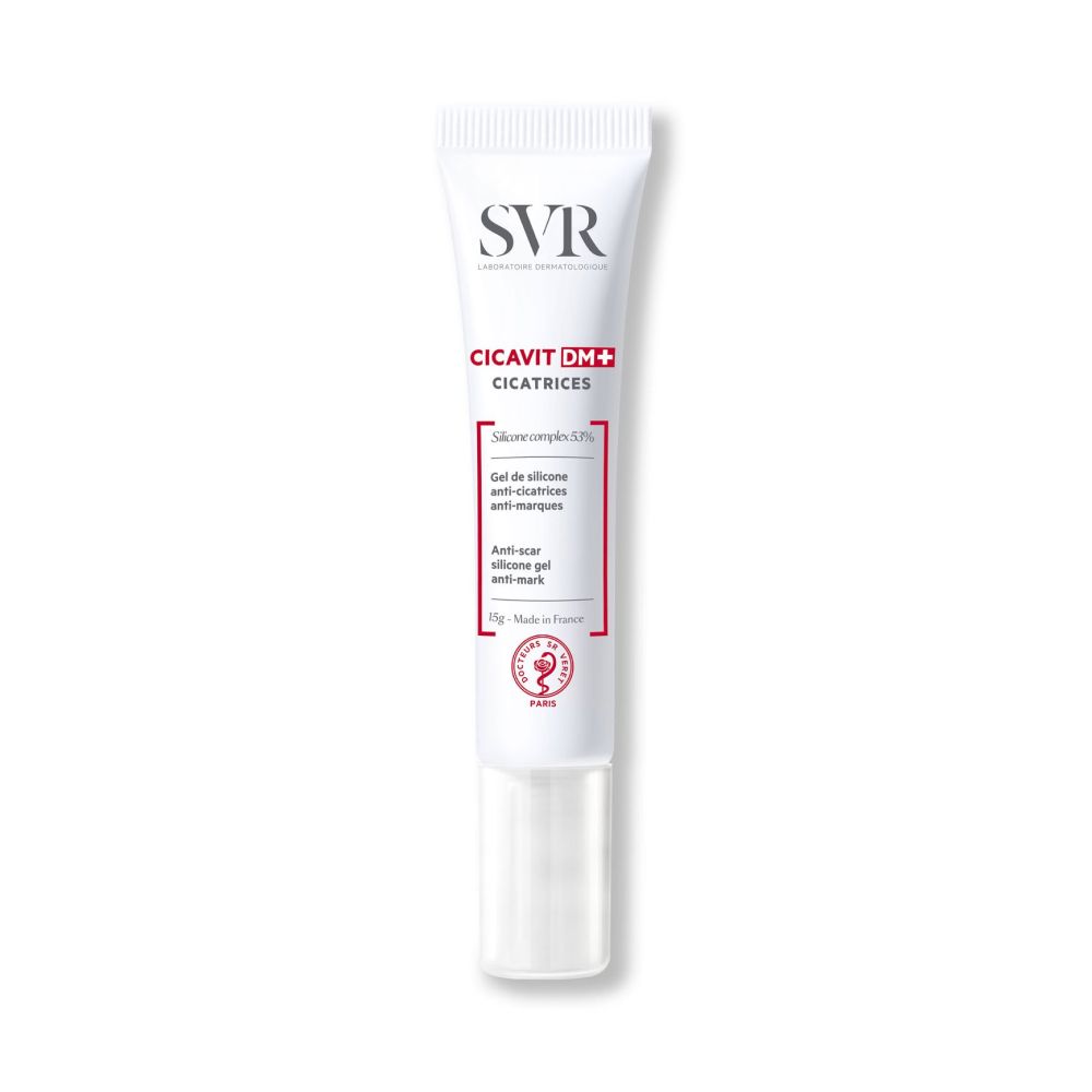 SVR CICAVIT DM+ Narben, tube. Voorkant. Witte tube met rode en zwarte tekst.