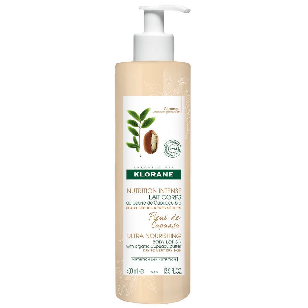 Beige bodylotionfles met witte pomp. Opschrift: KLORANE, Nutrition Intense Lait Corps, Cupuaçuboter. 400ml.