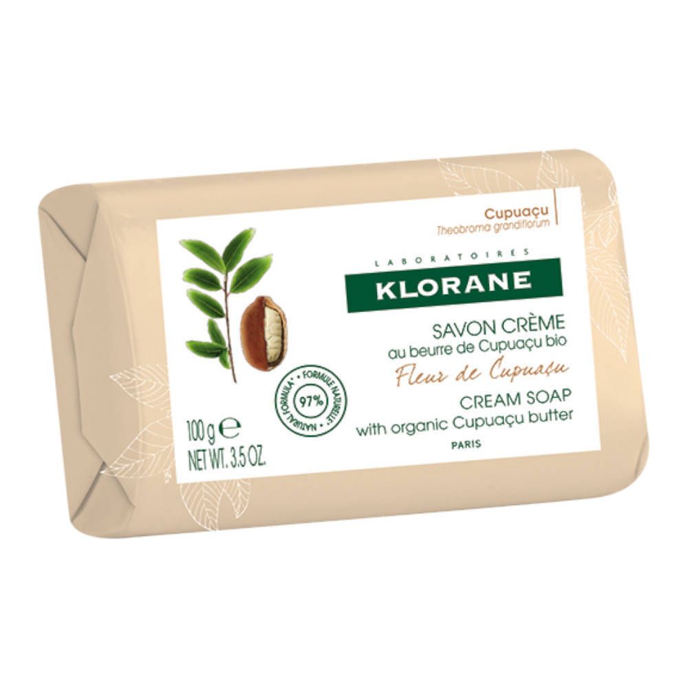 Savon emballé. Inscriptions: Klorane, Savon Crème, Fleur de Cupuaçu. Formule naturelle à 97%.