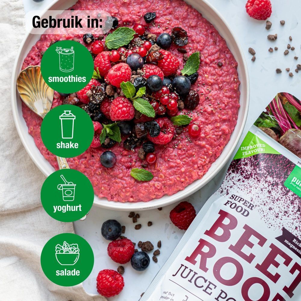 Kom met rode pap, bessen en purasana® Bietenrood Sappoeder. Gebruik: smoothies, shakes, yoghurt, salade.