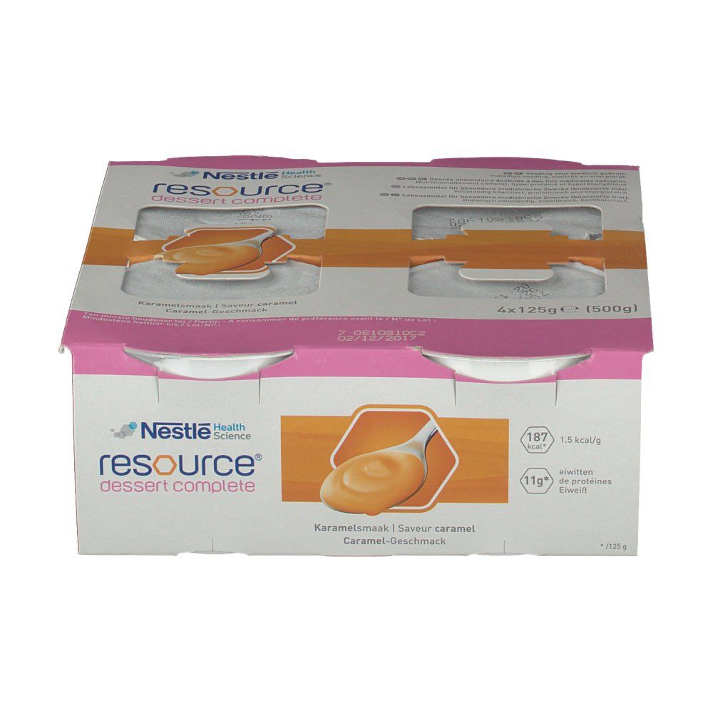 Emballage de quatre pots. Inscription: Nestle Resource Dessert Complete Caramel. Emballage rose et blanc.