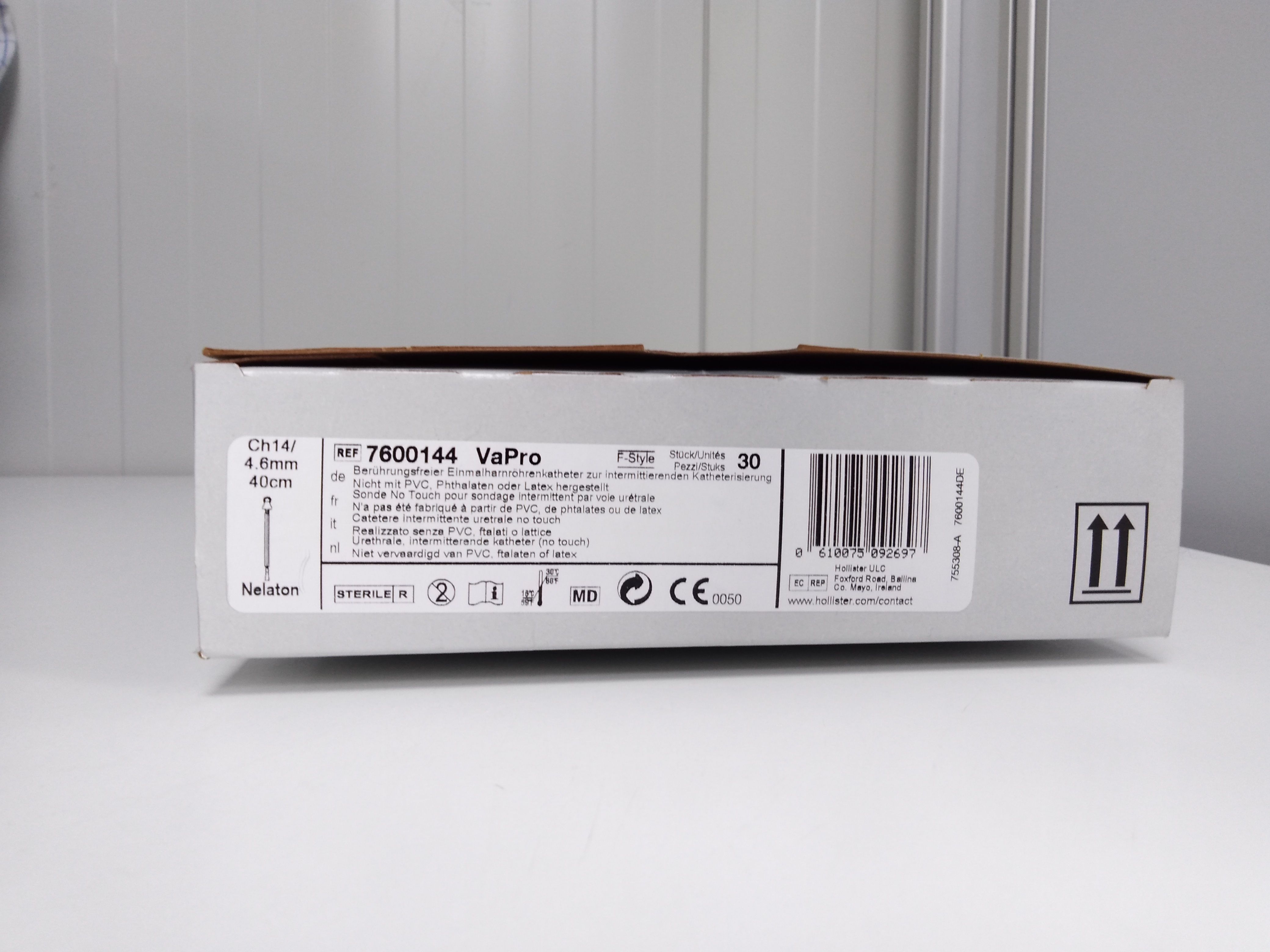 Karton met productinformatie. Tekst: VaPro, CH14, 4.6mm. Barcode en pictogrammen. Bedrukt: Hollister.