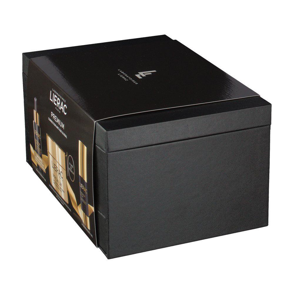 Confezione regalo nera, vista obliqua. Logo e nomi dei prodotti visibili. Lierac Premium.