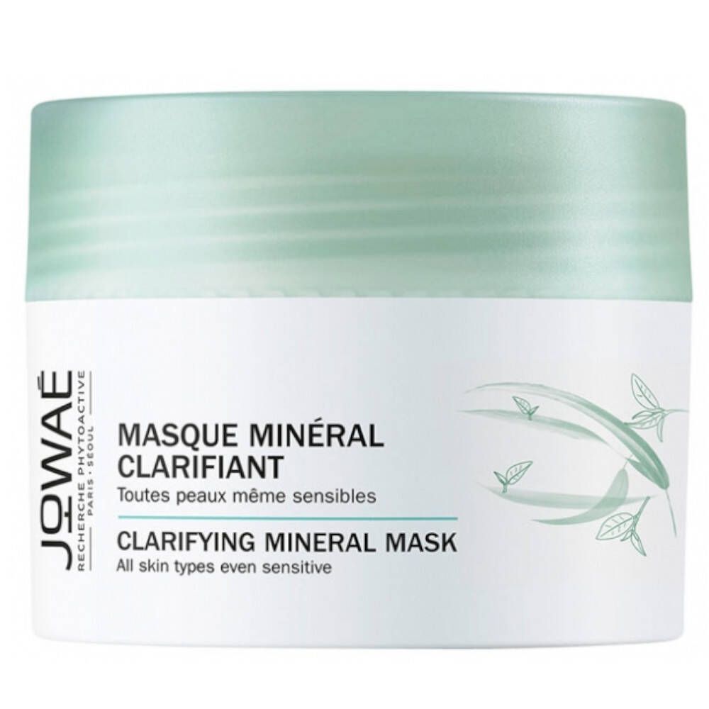 Pot blanc avec couvercle vert. Inscription: JOWAE, Masque Minéral Clarifiant, Clarifying Mineral Mask.