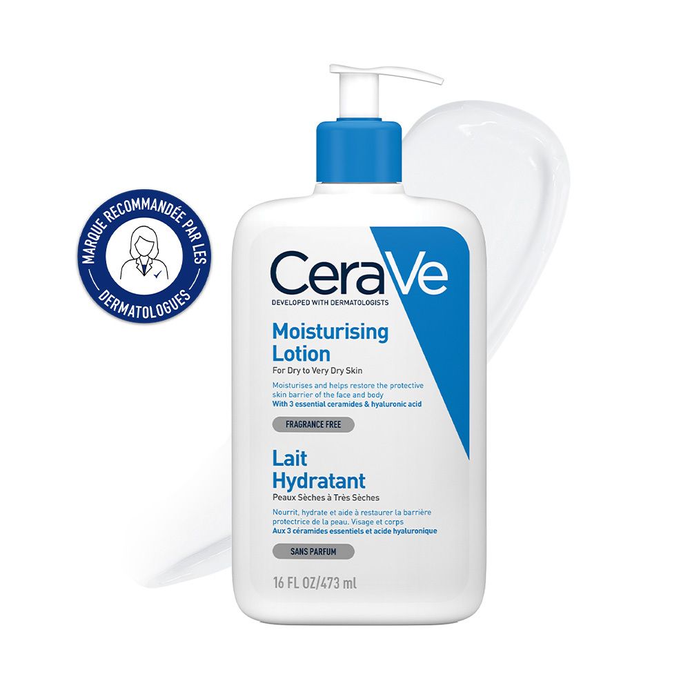 Flacon blanc avec pompe bleue. Inscription CeraVe et nom du produit.