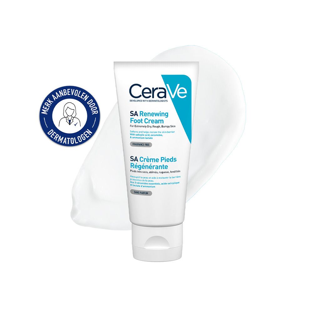 CeraVe SA Renewing Foot Cream tube, met crème-uitstrijk. Dermatologen-zegel. Tekst: SA Crème Pieds Régénérante, zonder parfum.