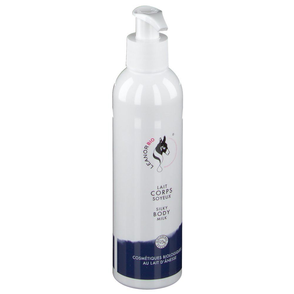 Witte fles met pomp. LEANORBIO logo en productnaam. Tekst: Lait Corps Soyeux, Silky Body Milk. Biologische certificering.