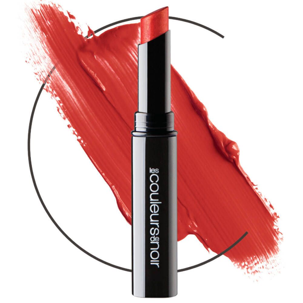 Roter Lippenstift in schwarzer Hülse. Les couleurs noir Logo. Roter Farbfleck im Hintergrund.