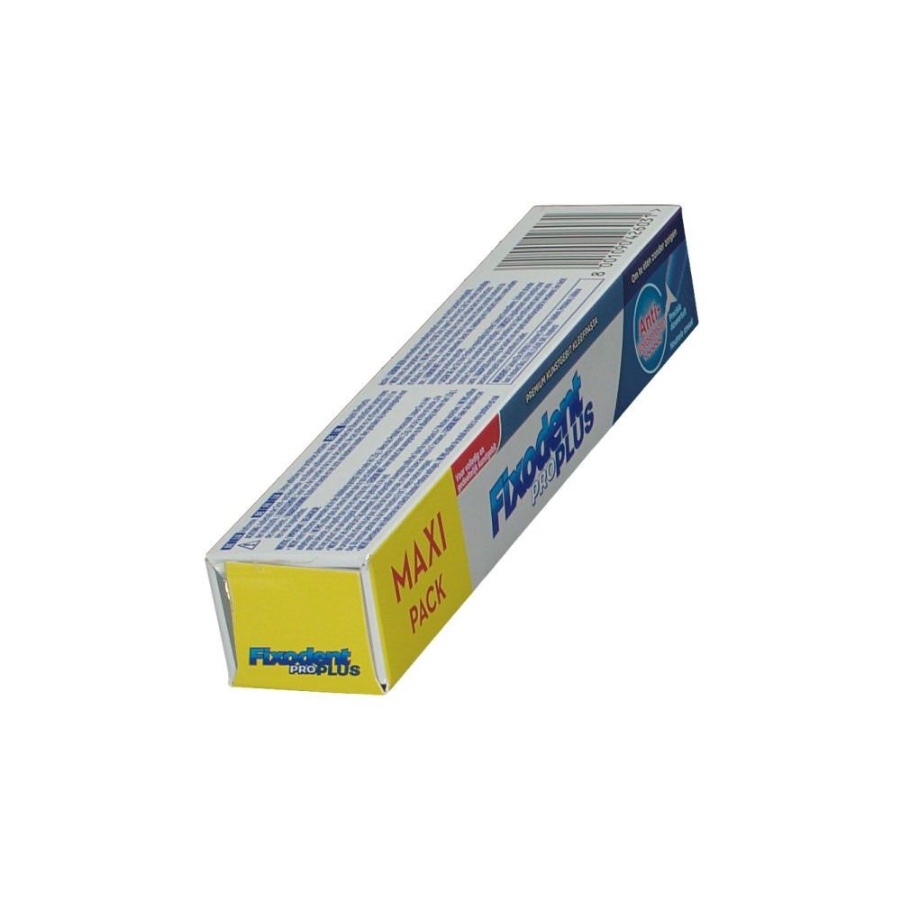 Boîte Fixodent Pro Plus en biais. Couleurs jaune et bleu. Nom du produit et texte.
