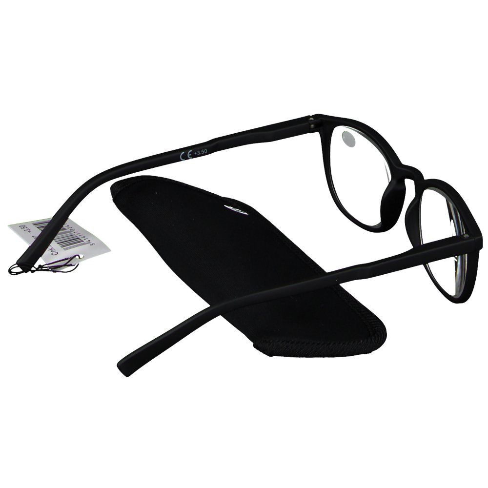 Lunettes noires avec étui et étiquette de prix. +3.50 est sur le verre. L'étui est fermé.
