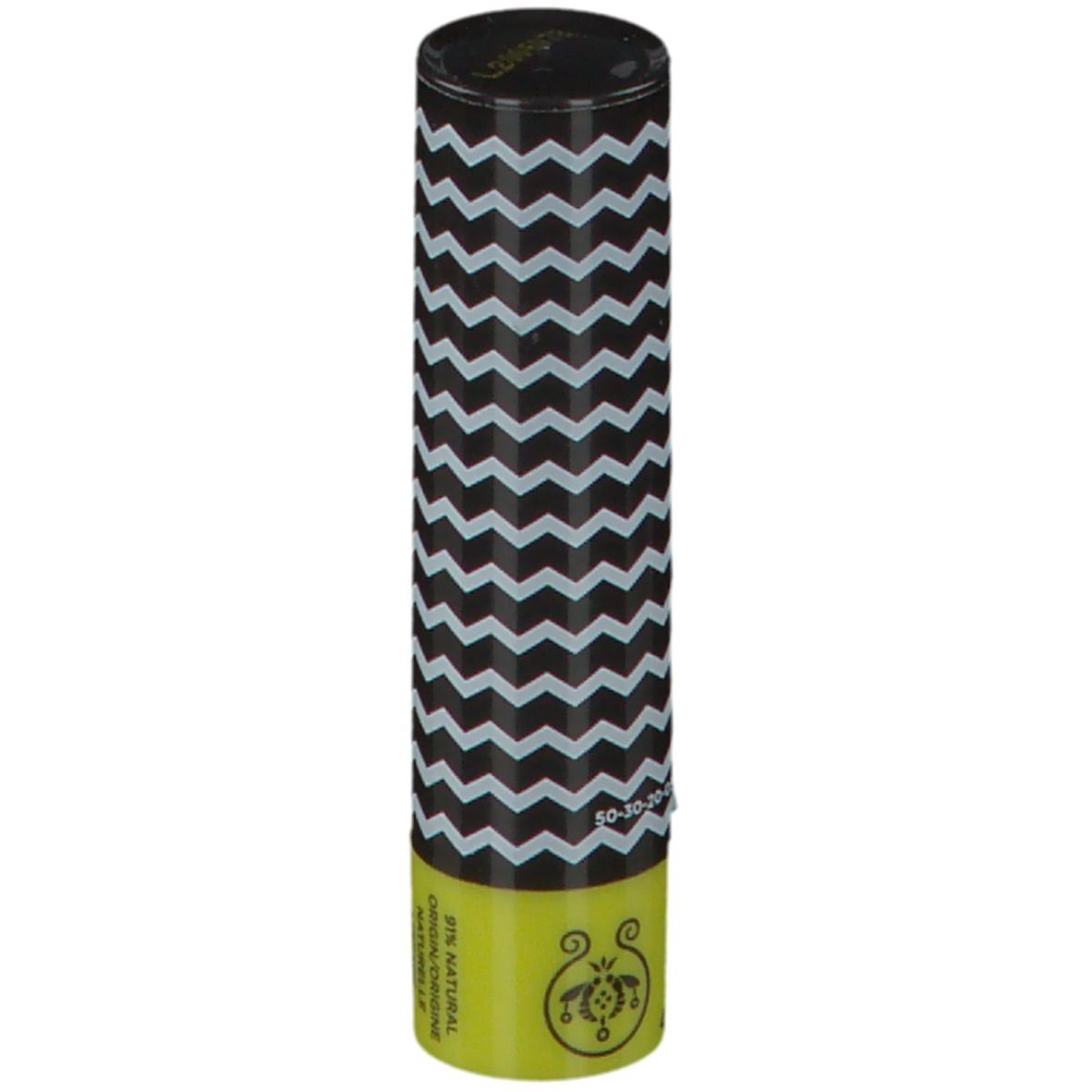 Lippenpflegestift mit schwarz-weißem Zickzackmuster. Gelber Bereich mit Produktnamen und Logo. Schwarzer Deckel.