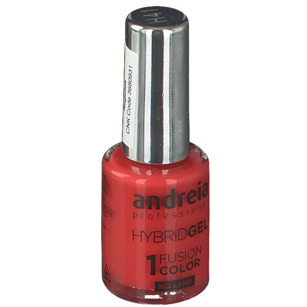 Nagellakflesje met rode vloeistof. Opschrift: Andreia Professional, Hybridgel, 1 Fusion Color, No Lamp.