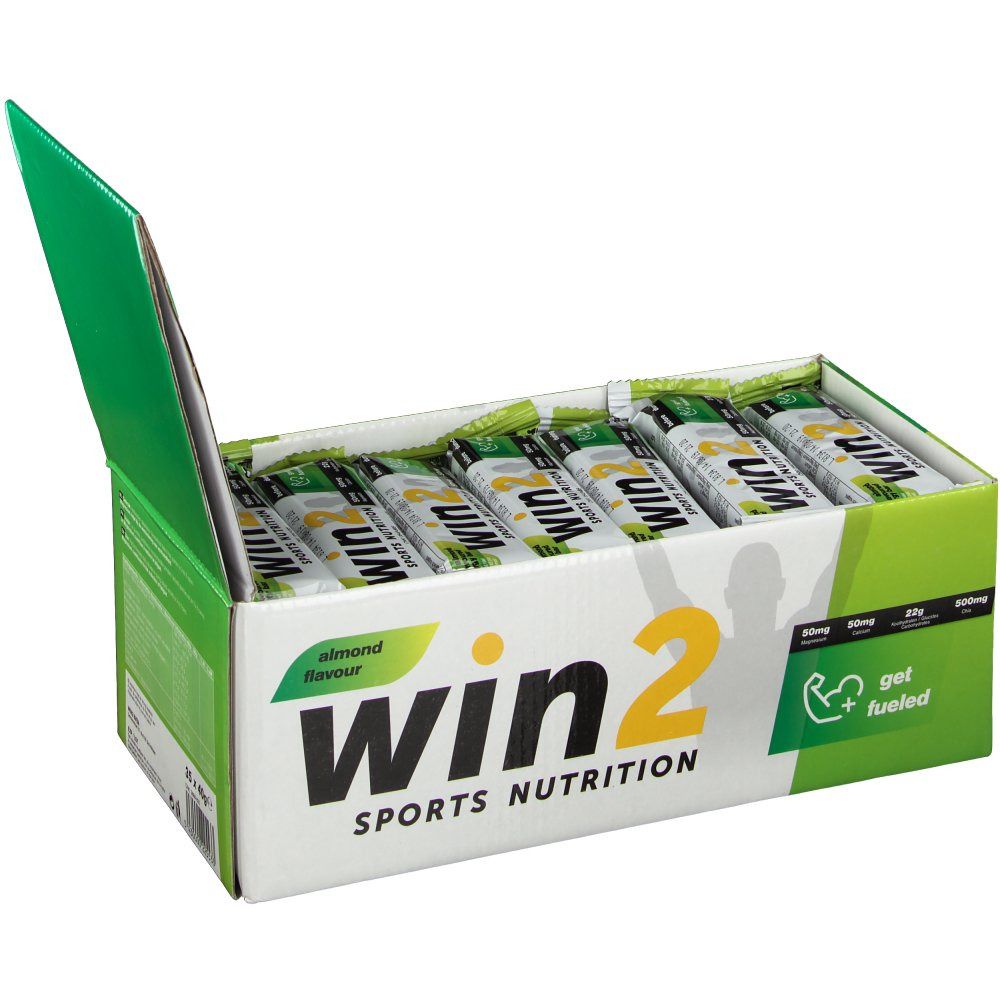 Open doos met win2 energy bars. Opschrift: win2 Sports Nutrition, energy bar, get fueled. Amandelsmaak.
