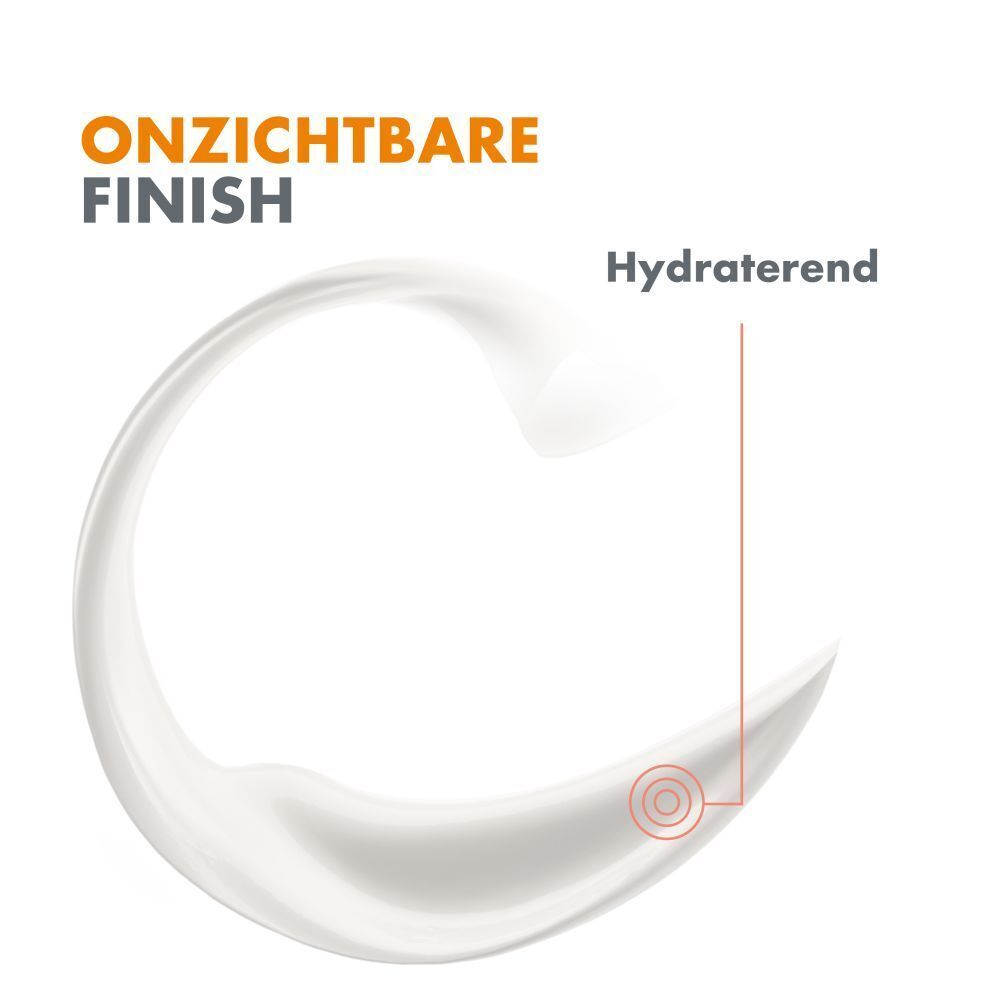 Close-up van een witte crème. Opschrift: Hydraterend. Tekst.