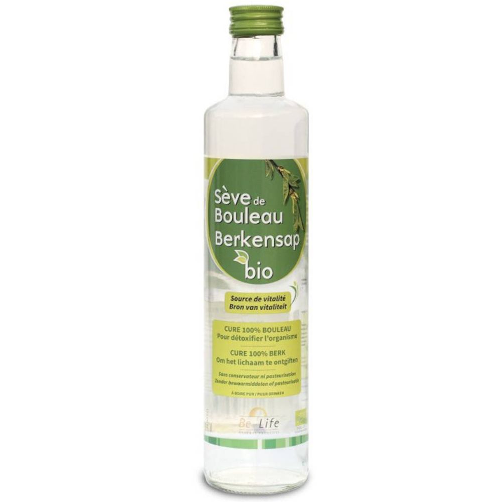 Bouteille en verre avec liquide, bouchon vert et étiquette. Inscription: Sève de Bouleau, BIO. Marque: Be-Life.