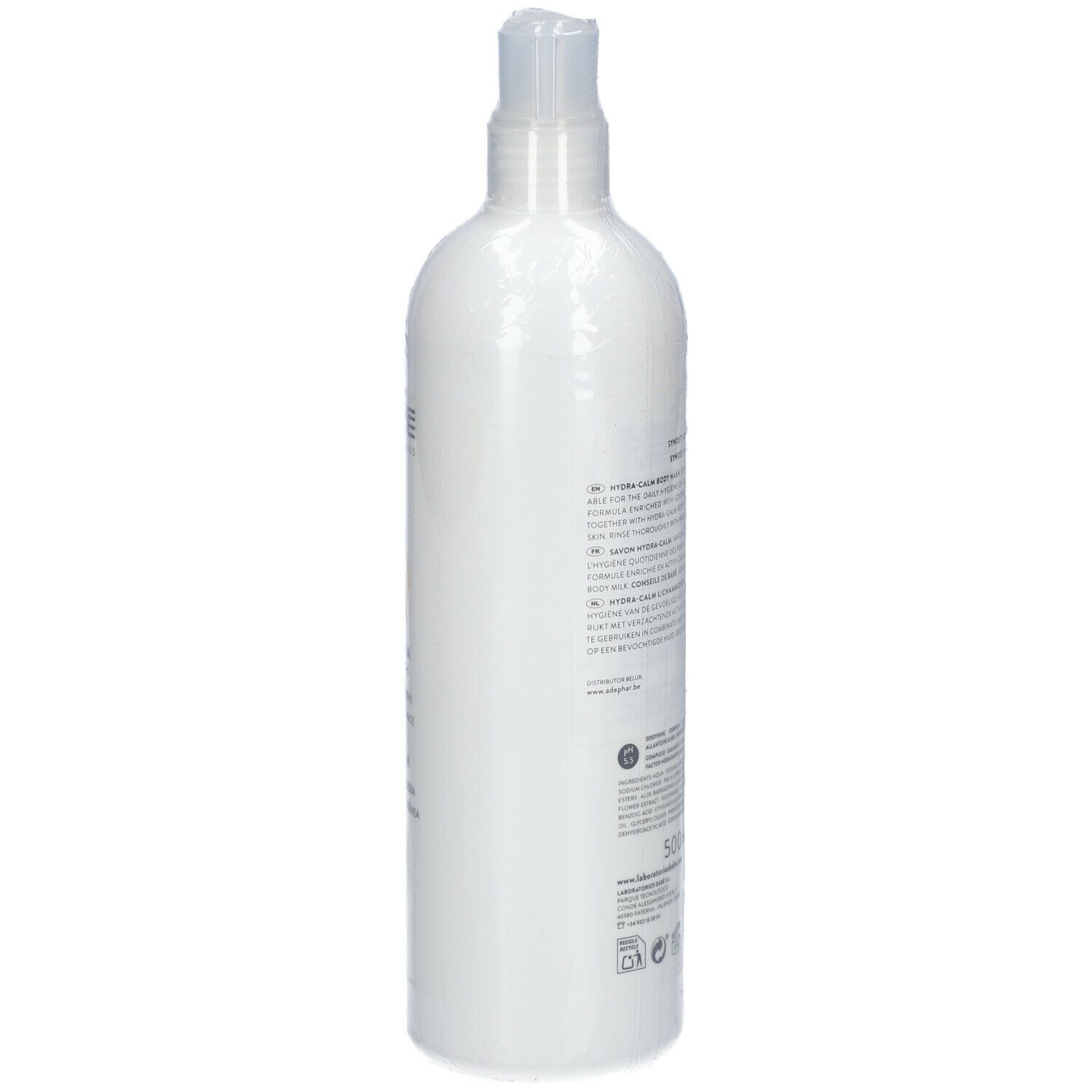 Weiße Flasche mit Pumpverschluss, Produkt in Folie verpackt. Aufschrift: BABÉ, Hydra-Calm Body Wash, mit Jojoba Active.