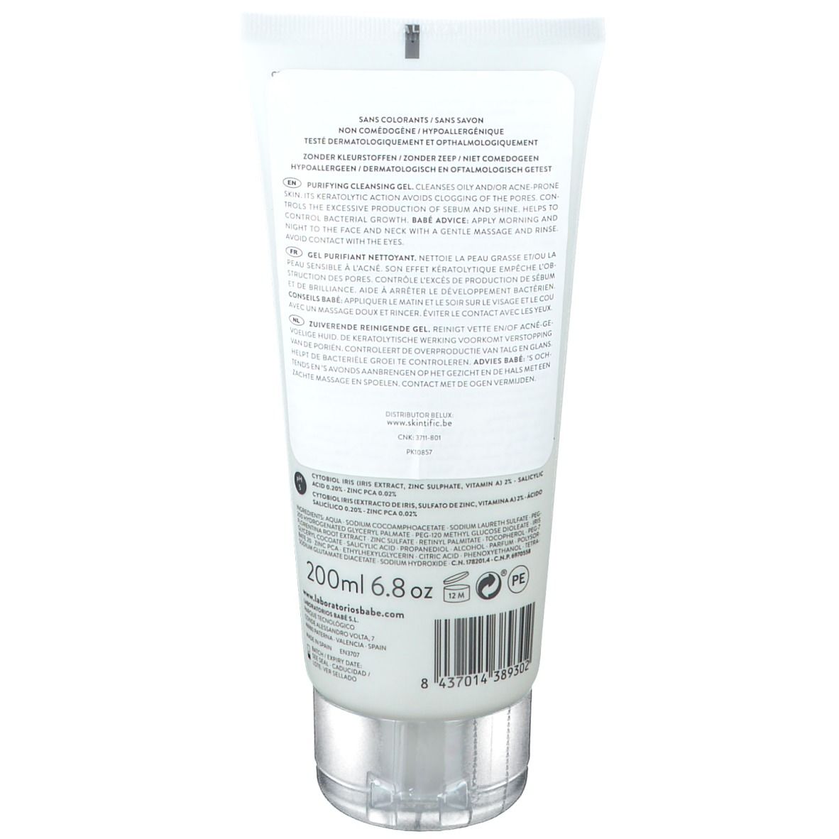 Dos d'un tube blanc. Texte: BABÉ, Purifying Cleansing Gel. Ingrédients, 200ml, 6.8 oz. Pour peaux grasses/à tendance acnéique.