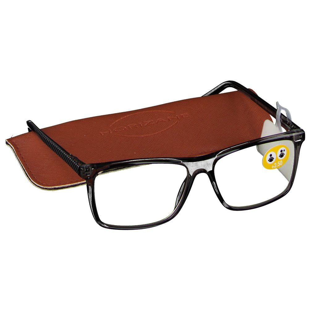 Lunettes à monture noire et étui. Un autocollant +2,50 est apposé sur le verre.
