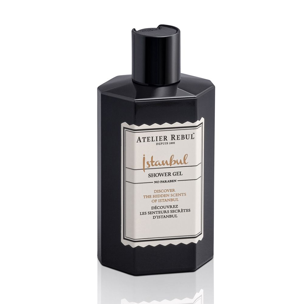 Zwarte fles met zwarte dop. Etiket met "Istanbul Shower Gel" van Atelier Rebul.