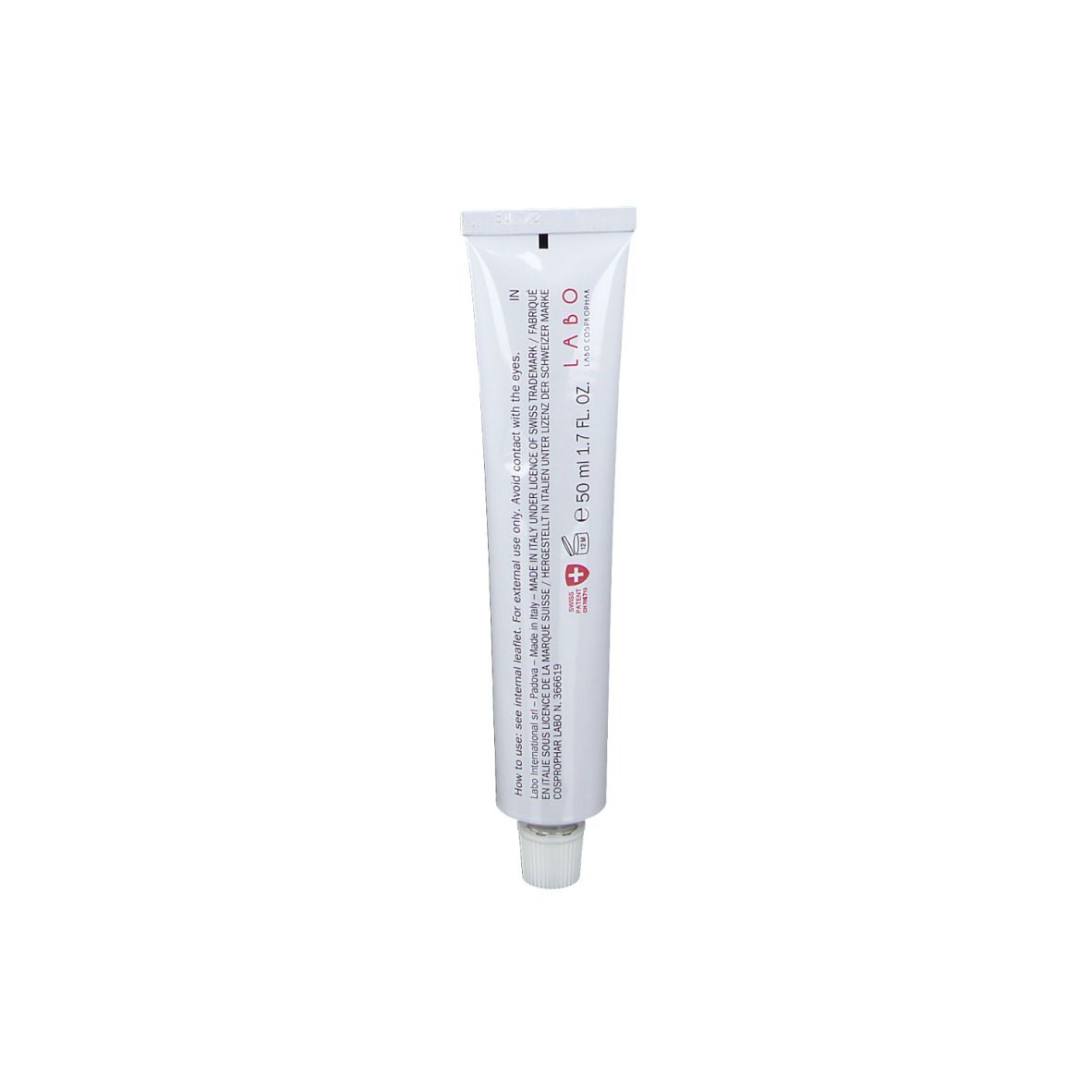 Tube de crème blanche avec texte et croix suisse. Contient 50 ml. Marque : LABO.