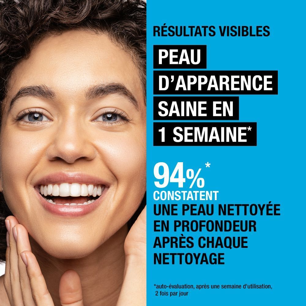 Femme avec peau propre. Texte: 94% constatent une peau nettoyée en profondeur.