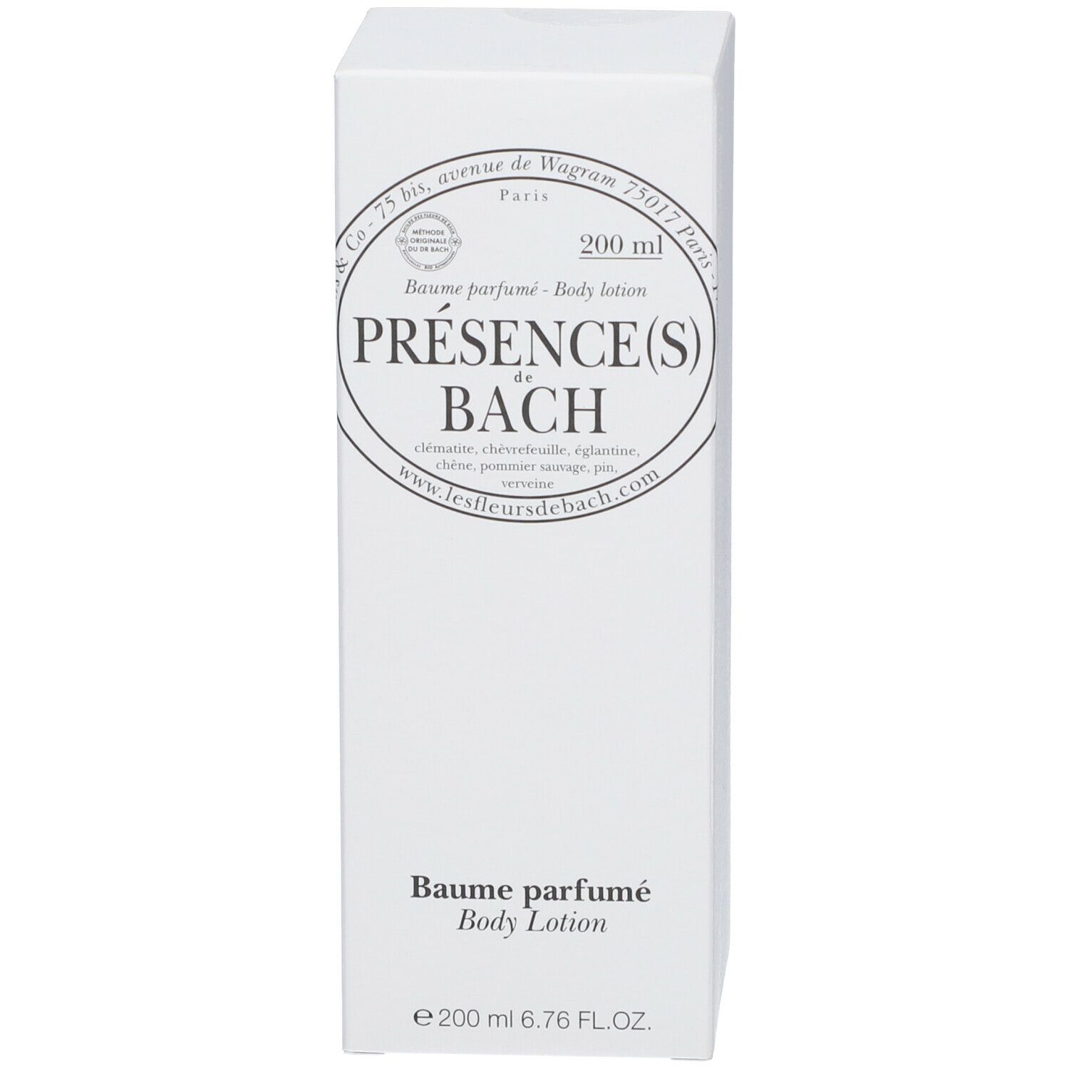 Witte verpakking met productinformatie. Opschrift: "Baume parfumé Body lotion". Merk en productnaam zichtbaar.