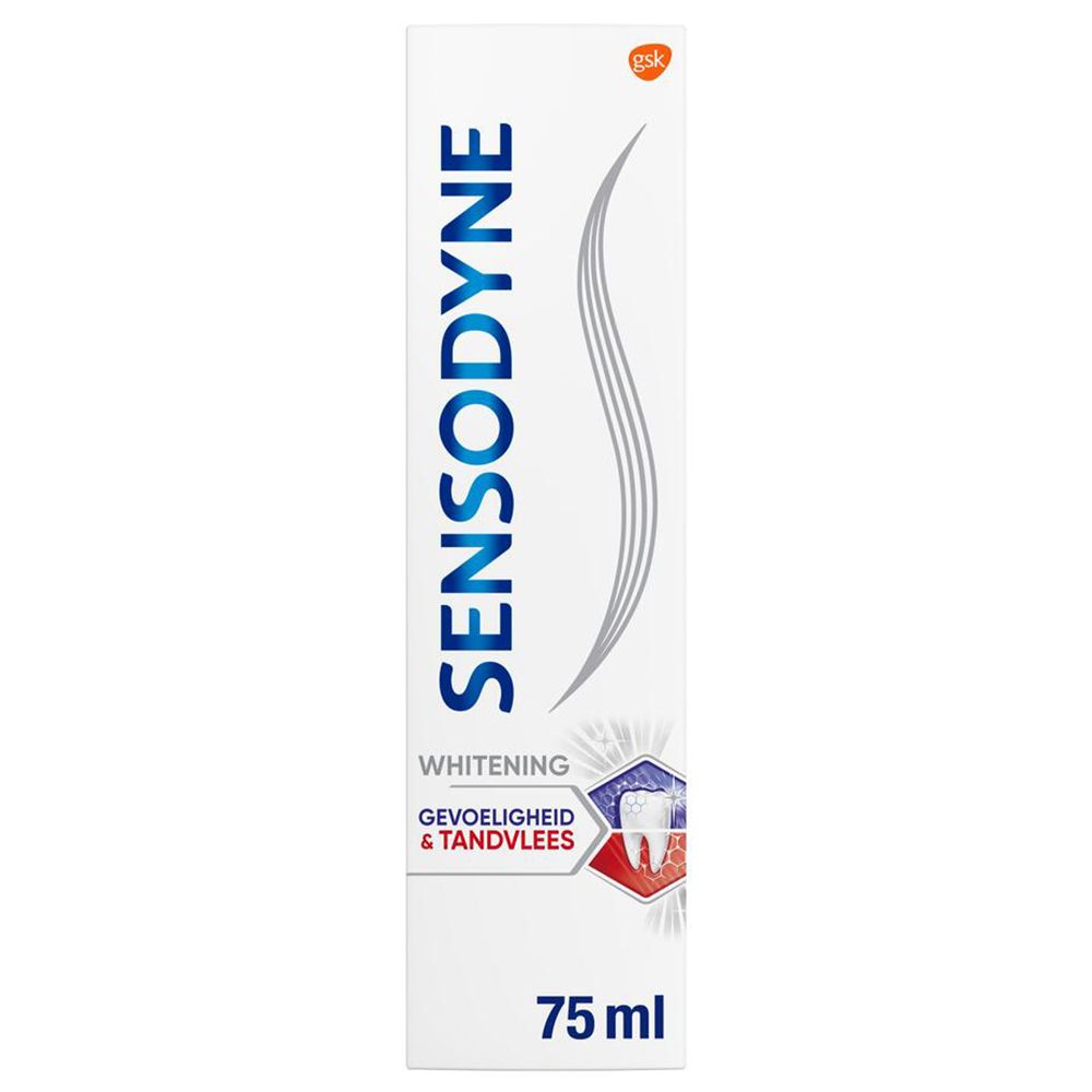 Tandpastaverpakking. Wit, met blauwe tekst en logo. Bevat 75 ml. Sensodyne-logo.