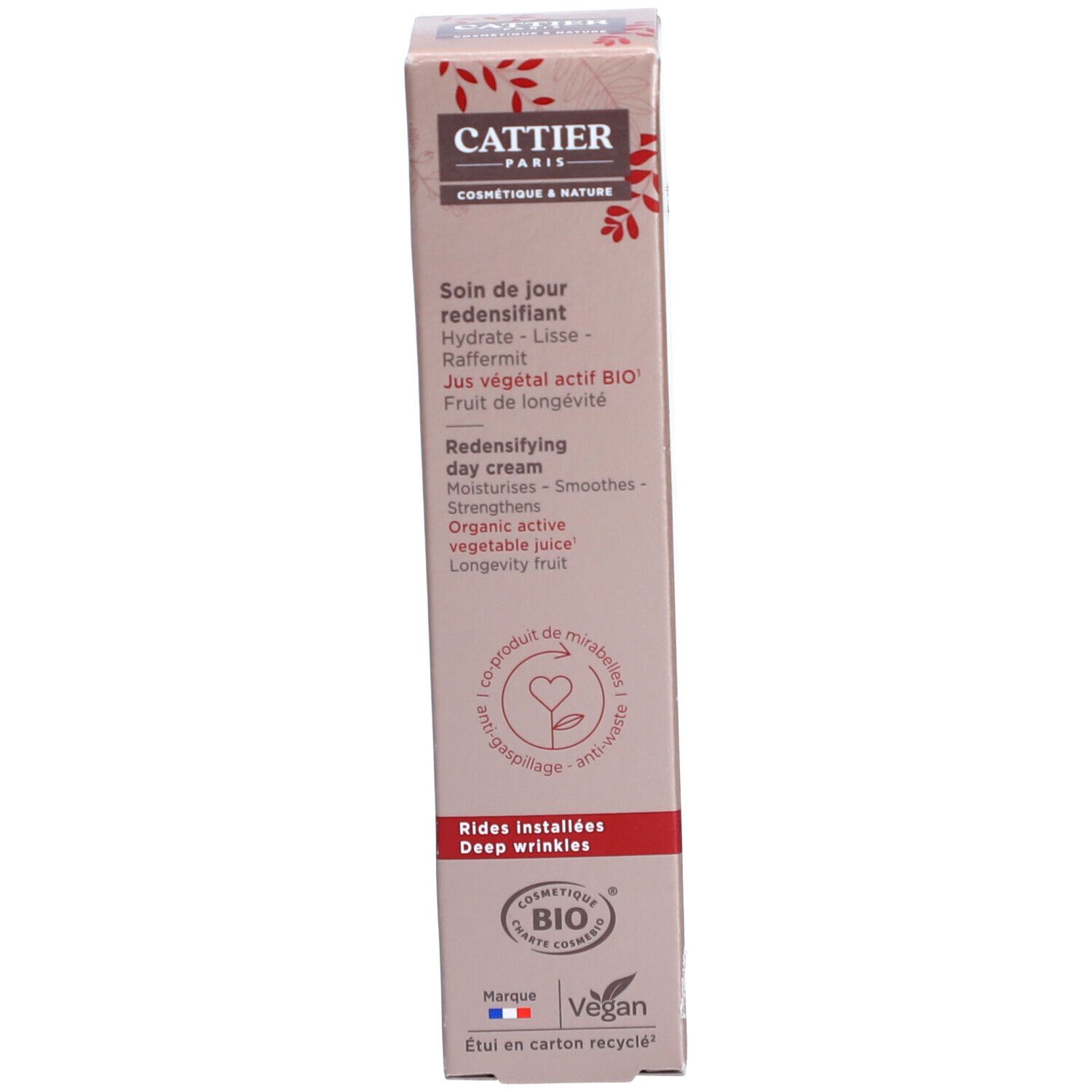Cattier® Bio Straffende Tagescreme Verpackung. Beige Karton. Roter Streifen und Schriftzug. Bio-Siegel. Vegan-Siegel.