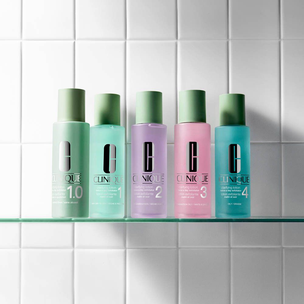 Clinique Clarifying Lotion 2 Flasche, Vorderansicht mit Etikett und Logo.