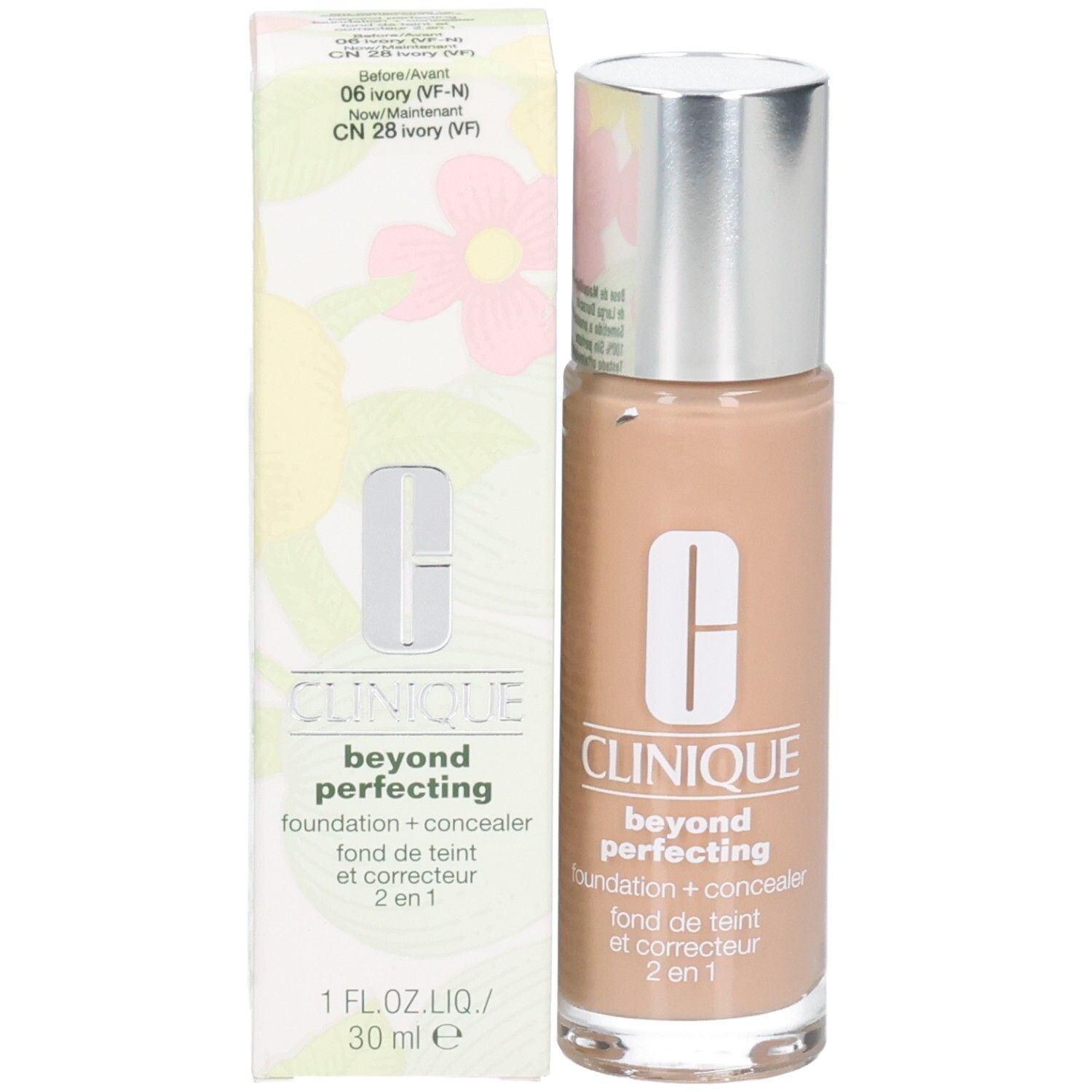 Foundation-Fläschchen und Verpackung. Aufschrift: Clinique, beyond perfecting, foundation + concealer, 2 en 1. Farbton: CN 28 Ivory.