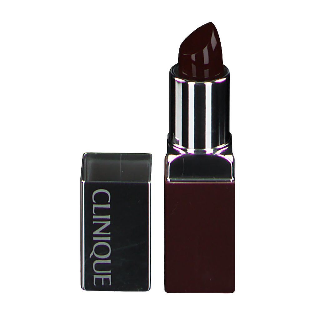 Dunkelroter Lippenstift mit geöffneter Kappe. Silberne Hülse mit quadratischer Form. Kappe liegt daneben.