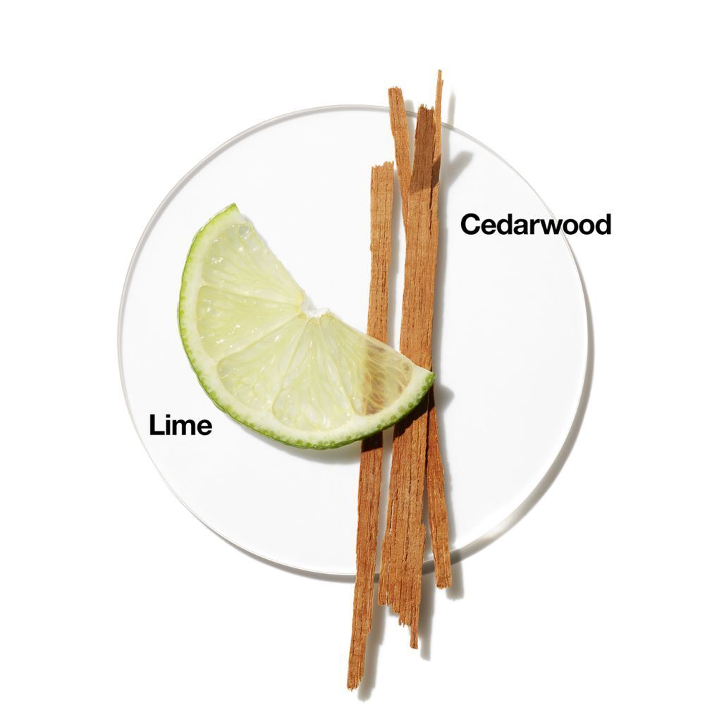 Citron vert et bois de cèdre sur support transparent. Inscriptions: Lime, Cedarwood.