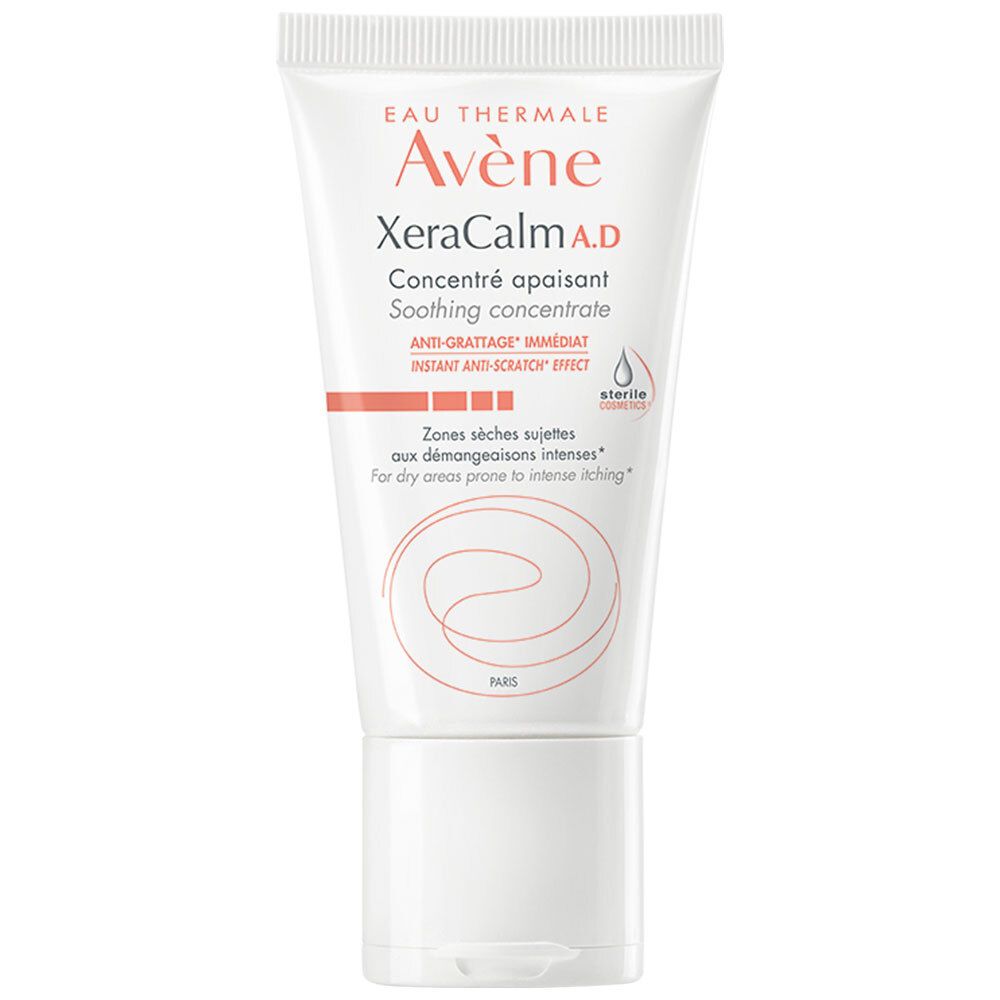 Weiße Tube mit roter und schwarzer Schrift. Enthält das Produkt Avène XeraCalm A.D. Konzentrat.