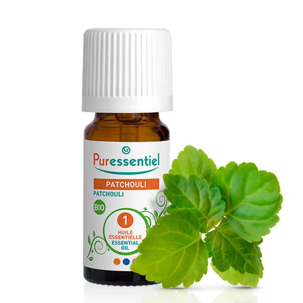 Flacon en verre brun, bouchon blanc et feuilles. Inscription : Puressentiel, Patchouli, BIO. Numéro 1.