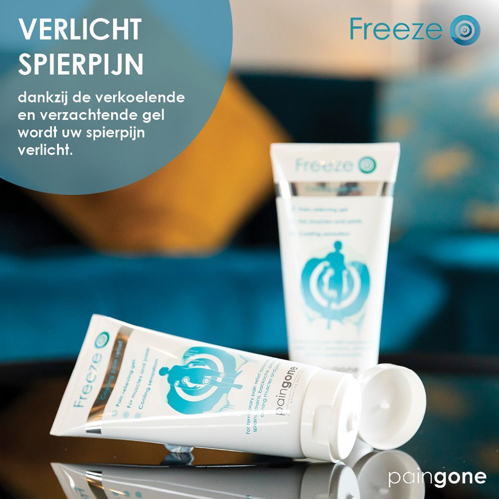 Twee tubes. Eén geopend. Tekst: Verlicht spierpijn. Merk: Paingone. Product: Freeze.